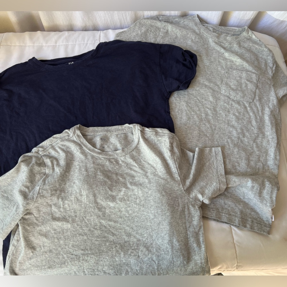 Gap Boys Cotton short sleeve tee’s 2 gray and 1 navy blue